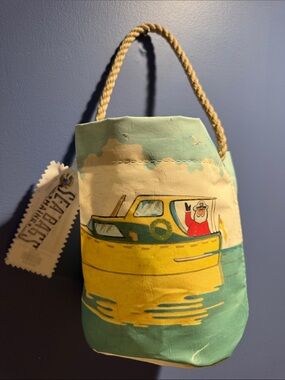 NWT SEABAGS of MAINE “Santa’s Sea Sleigh” bucket bag. Recycled. Washable. Rare!